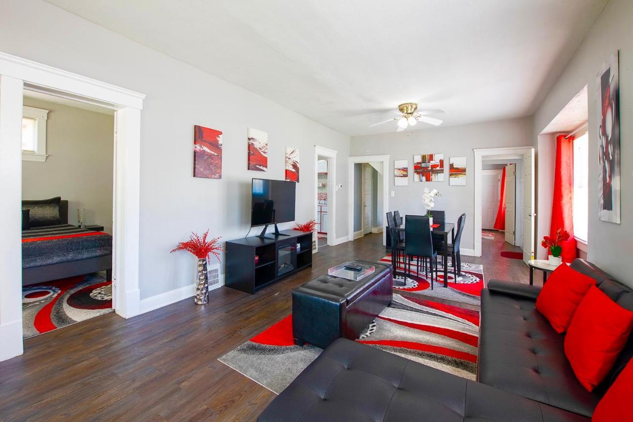 The Rubi Lounge - Spacious Brooklyn Centre Modern Escape Near Downtown With Parking, 300Mb Wifi & Self Check-In Cleveland Exterior foto