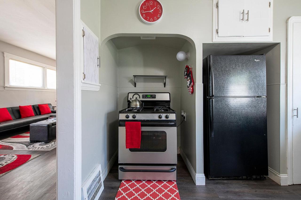 The Rubi Lounge - Spacious Brooklyn Centre Modern Escape Near Downtown With Parking, 300Mb Wifi & Self Check-In Cleveland Exterior foto